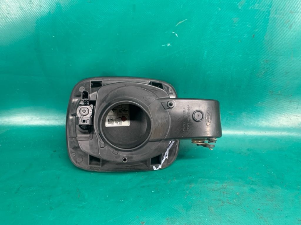 FA1Z-58405A26-A | Лючок паливного бака LINCOLN MKX 16-18 - Фото 2