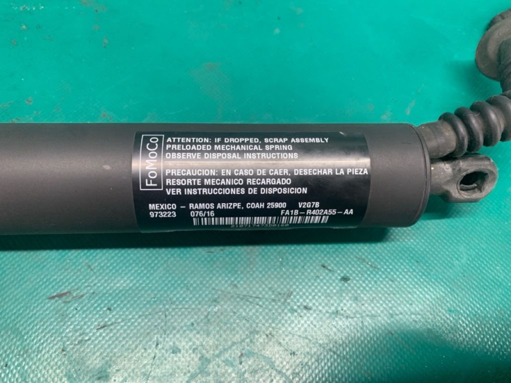 FA1Z-14B351-A | Амортизатор кришки багажника прав. LINCOLN MKX 16-18 - Фото 3