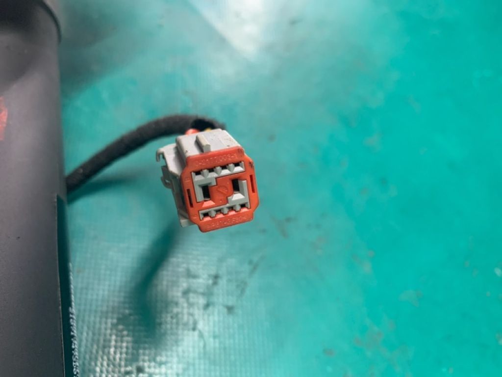 FA1Z-14B351-A | Амортизатор кришки багажника прав. LINCOLN MKX 16-18 - Фото 4