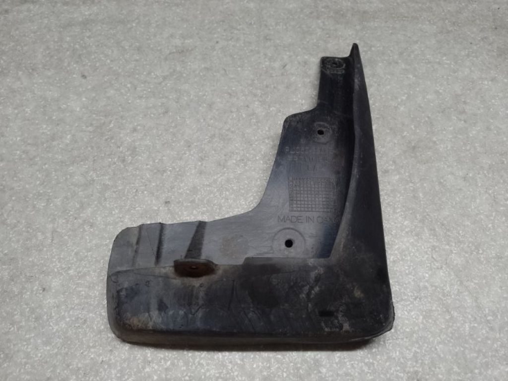 PU060-33015-F1 | Брызговик передн. прав. TOYOTA CAMRY 55 14-17