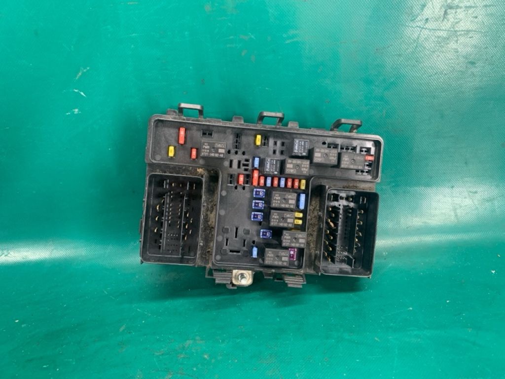 F2GZ-14A068-K | Блок запобіжників моторний відсік LINCOLN MKX 16-18