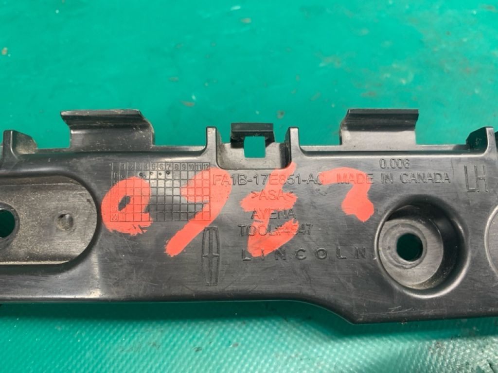 FA1Z-17D943-B | Кронштейн заднього бампера лів. LINCOLN MKX 16-18 - Фото 3