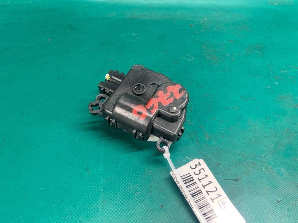 DG9H19E616AA | Моторчик заслінки пічки LINCOLN MKX 16-18 - Фото 2