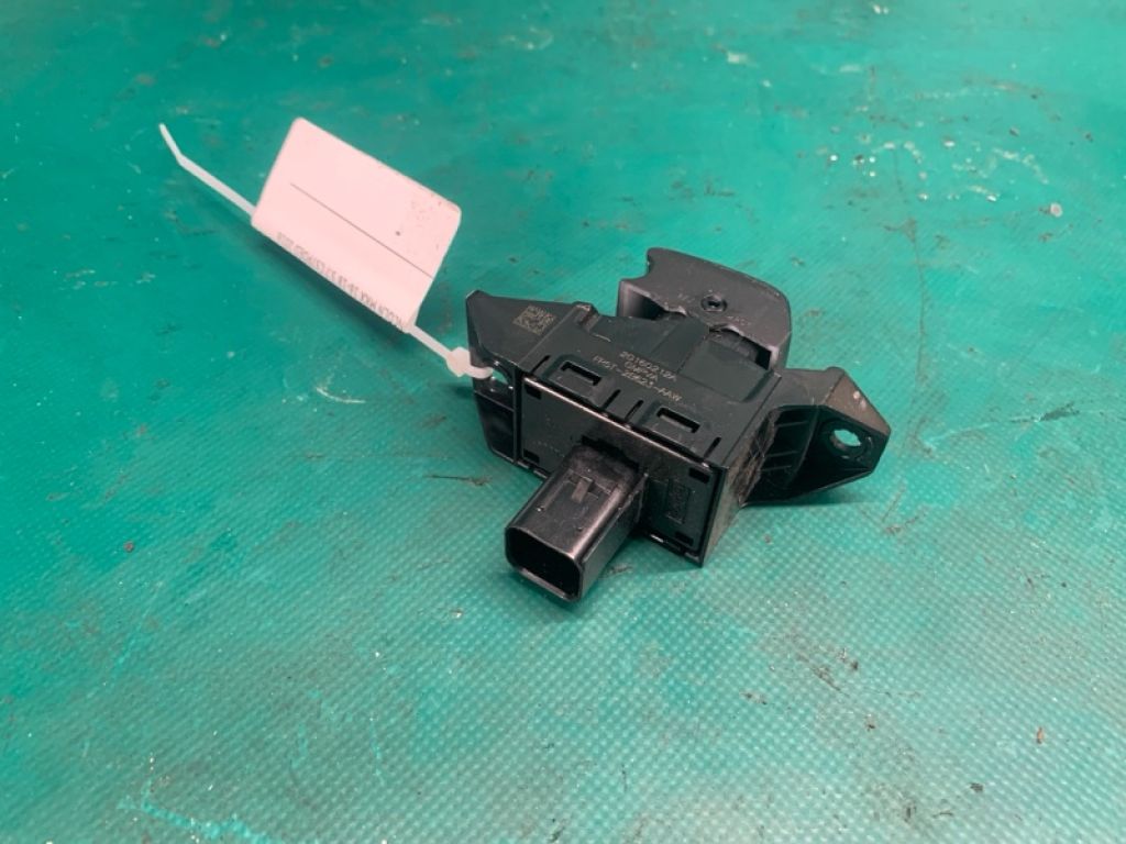 FP5Z-2B623-AA | Кнопка стоянкового гальма LINCOLN MKX 16-18 - Фото 2