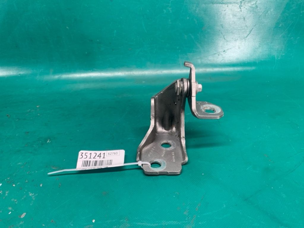 FT4Z-5822810-B | Петля двері нижня передн. прав. LINCOLN MKX 16-18