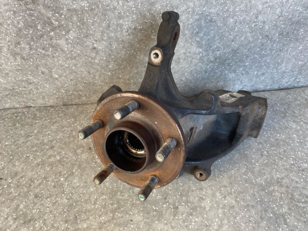 CV6Z-3K185-C | Кулак поворотный прав. FORD FOCUS 10-18 - Фото 4