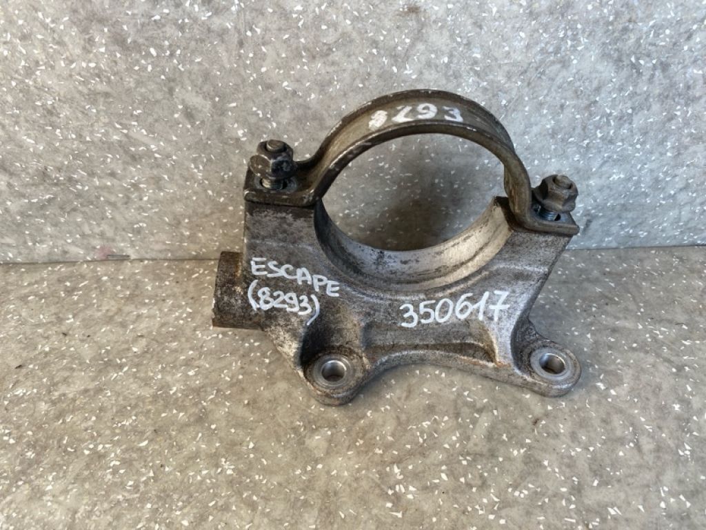 CV6Z-3K305-D | Кронштейн промежуточного вала FORD ESCAPE 12-19