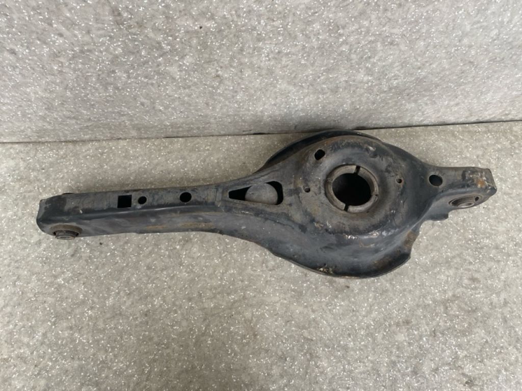 CV6Z-5500-P | Рычаг задней подвески поперечный нижний FORD ESCAPE 12-19