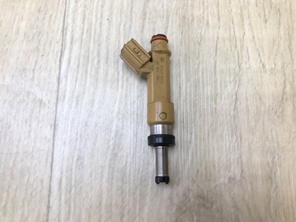23209-09140 | Форсунка топливная TOYOTA COROLLA 150 06-13