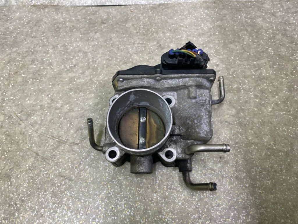 22030-28070 | Дроссельная заслонка TOYOTA RAV4 05-12