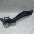 57260SG0109P | Петля капоту лів. SUBARU FORESTER 12-19