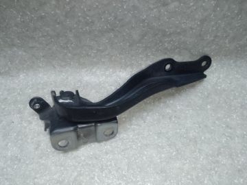 Петля капоту лів. SUBARU FORESTER 12-19