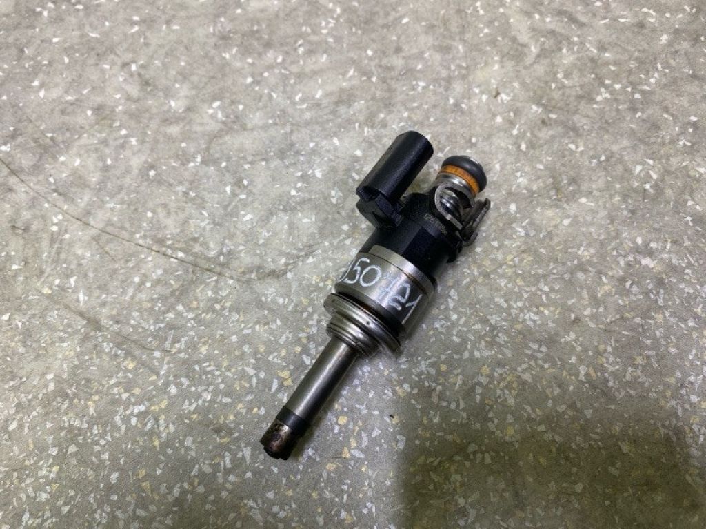 HX7Z-9F593-A | Форсунка топливная FORD ESCAPE 19 -