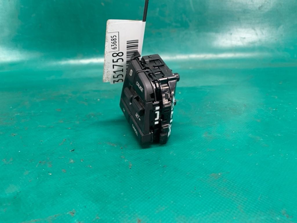 96700F2210 | Кнопки на руль прав. HYUNDAI ELANTRA AD 16- - Фото 2