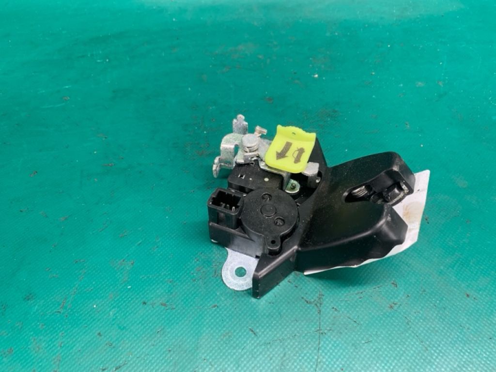 81230F2010 | Замок кришки багажника HYUNDAI ELANTRA AD 16-