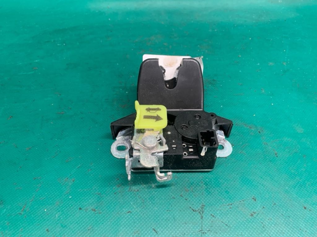 81230F2010 | Замок кришки багажника HYUNDAI ELANTRA AD 16- - Фото 3