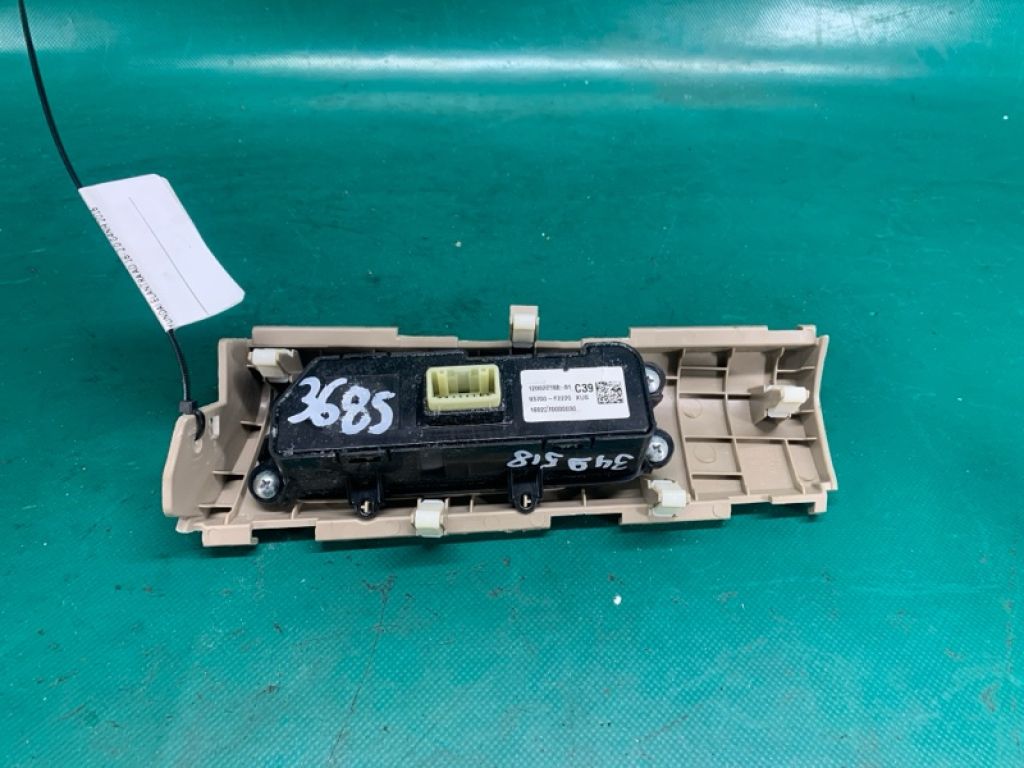 93700F2220XUG | Блок кнопок торпедо HYUNDAI ELANTRA AD 16- - Фото 3