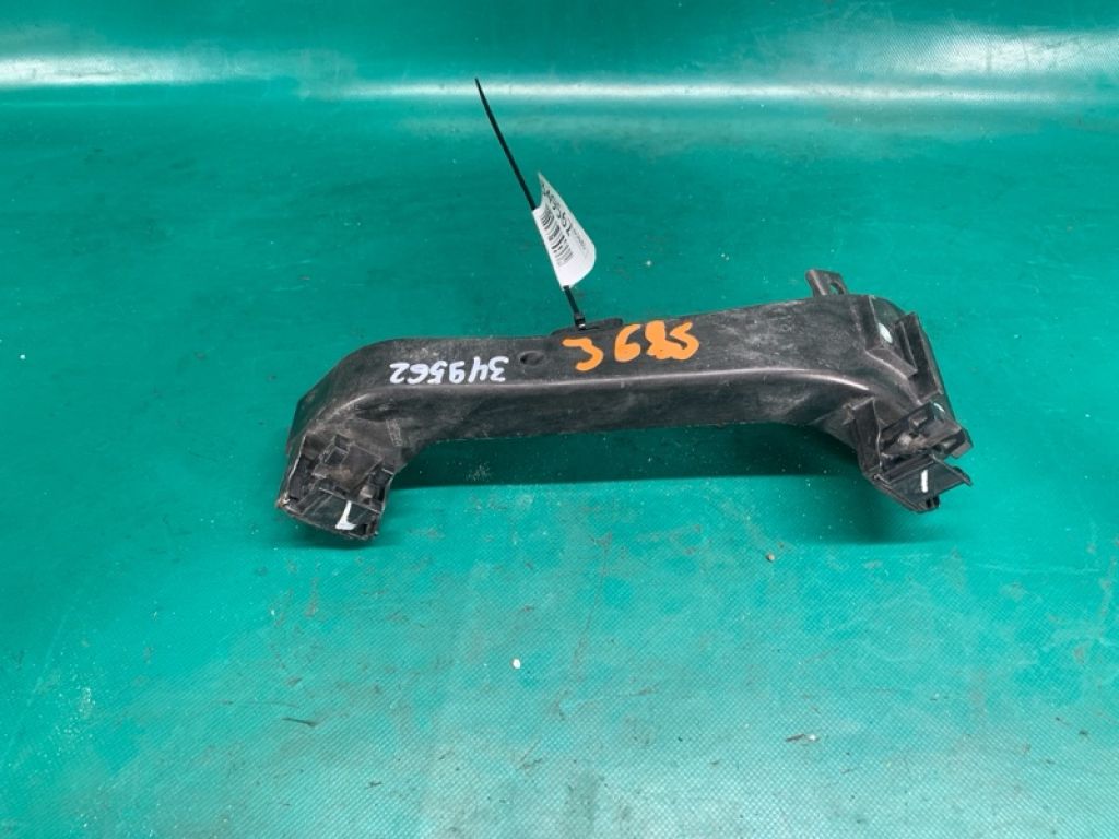 64118F2000 | Кронштейн кріплення фари лів. HYUNDAI ELANTRA AD 16-