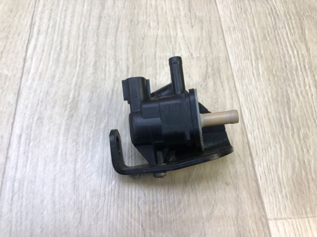 25860-31070 | Клапан электромагнитный (вакуумный) TOYOTA SIENNA 11-16
