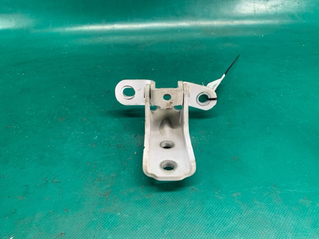 793202V000 | Петля двері верхня передн. прав. HYUNDAI ELANTRA AD 16-