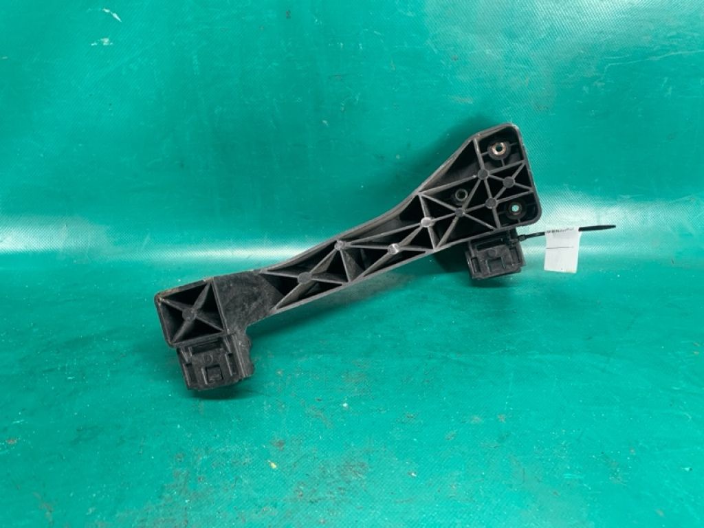 64128F2000 | Кронштейн кріплення фари прав. HYUNDAI ELANTRA AD 16- - Фото 3