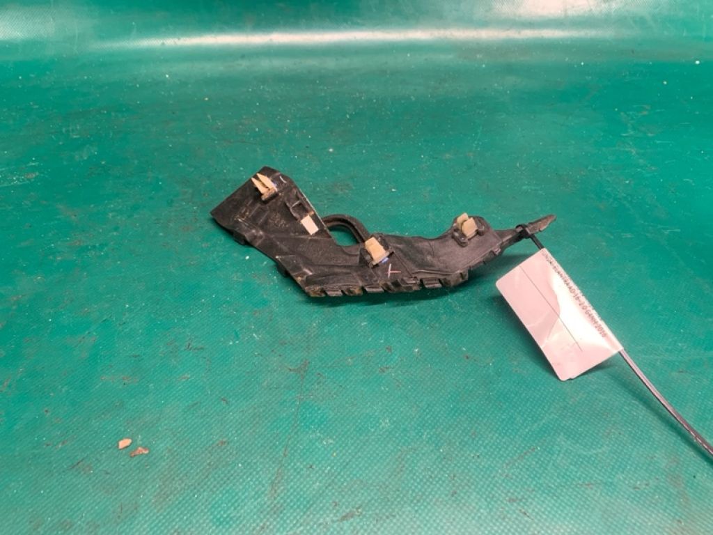 86513F3000 | Кронштейн переднього бампера лів. HYUNDAI ELANTRA AD 16-