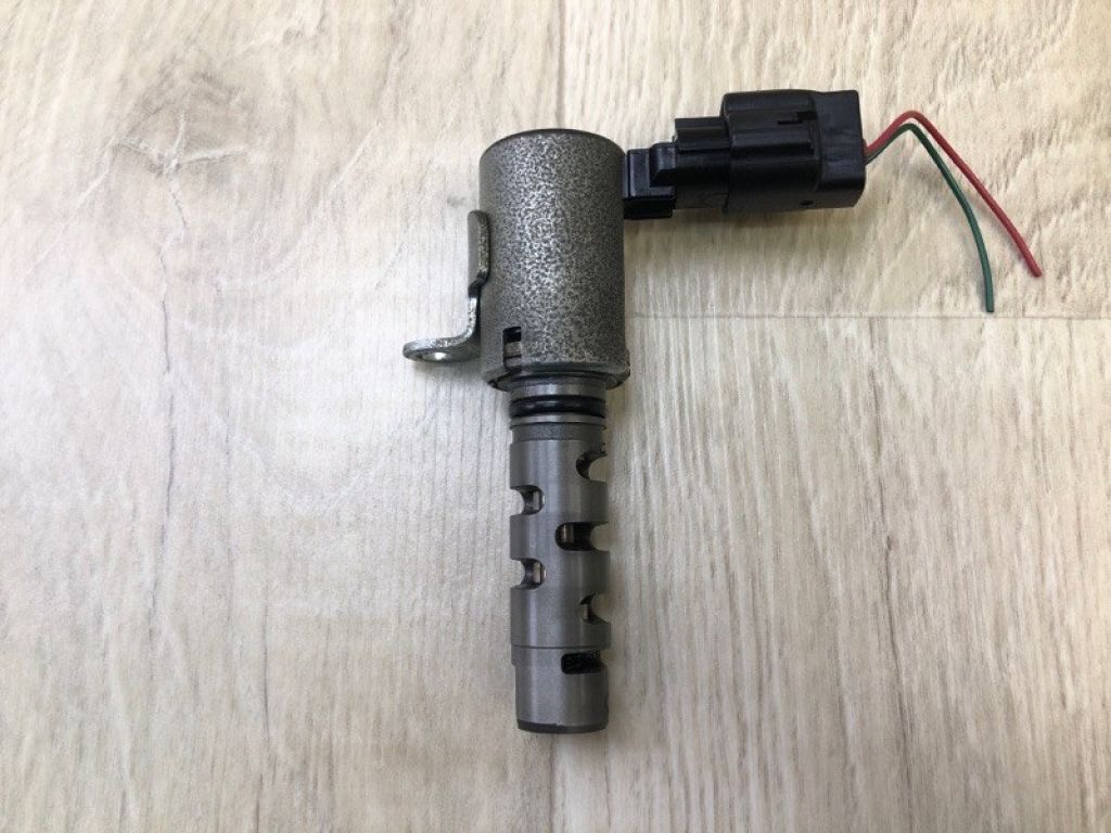 15330-0P030 | Клапан изменения фаз ГРМ TOYOTA SIENNA 11-16