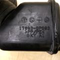 17881-0P080 | Патрубок воздушного фильтра TOYOTA SIENNA 11-16 - Превью 6