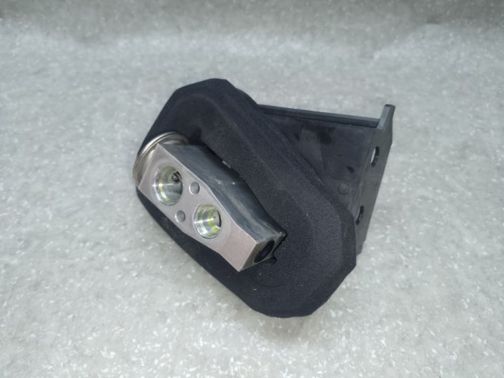 73531YC001 | Клапан кондиціонера SUBARU FORESTER 12-19