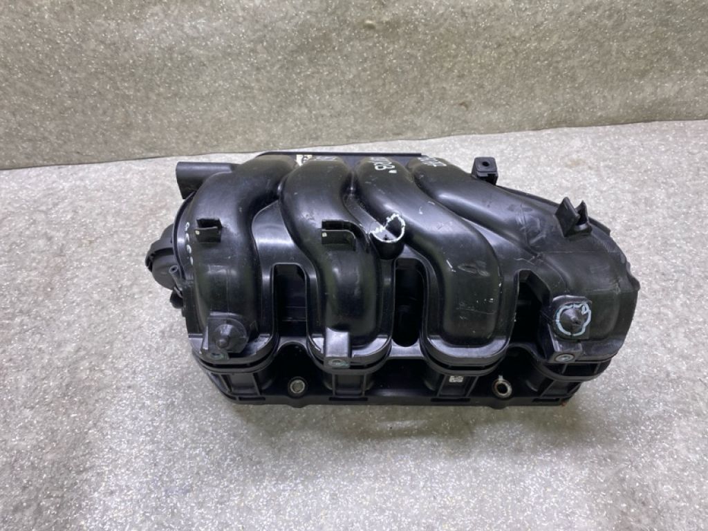28310-2B600 | Коллектор впускной HYUNDAI ACCENT RB 10-