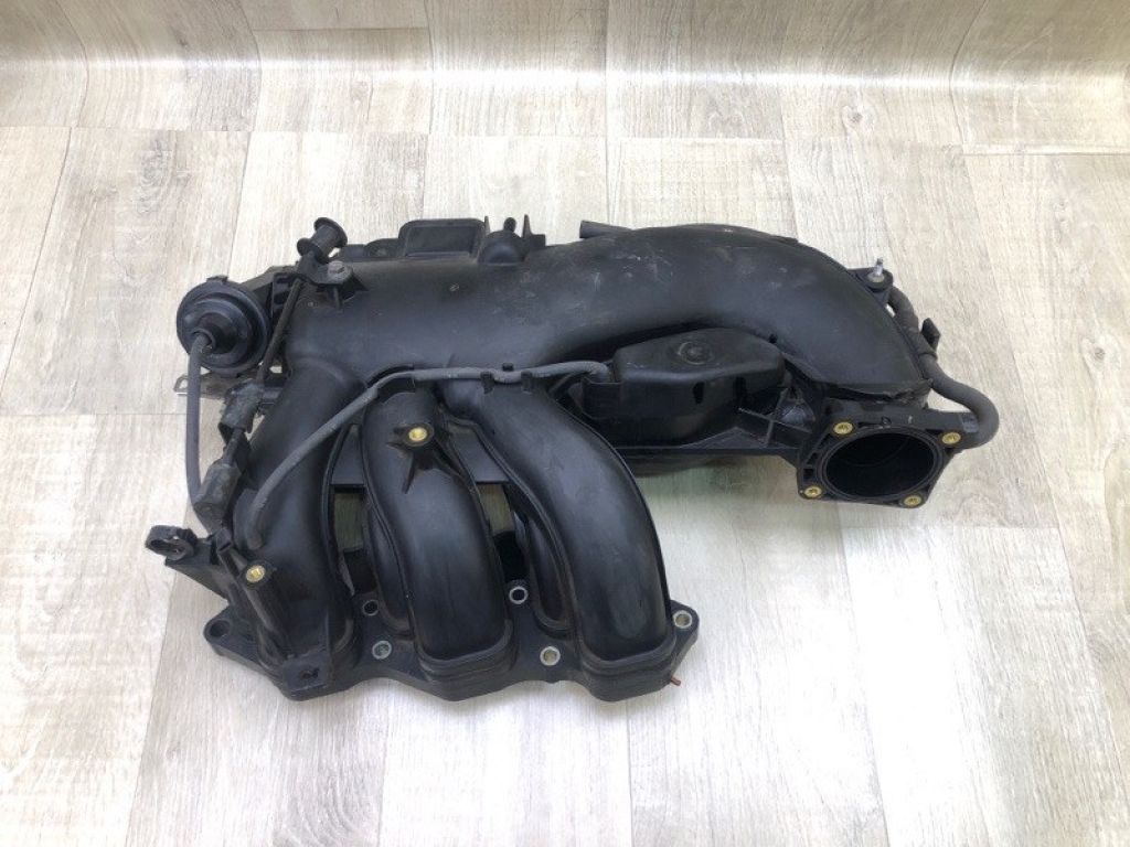 17109-0P070 | Коллектор впускной TOYOTA TACOMA 05-15