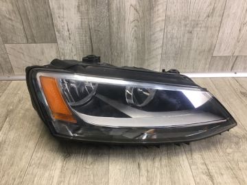 Фара прав. VOLKSWAGEN JETTA USA 10-17