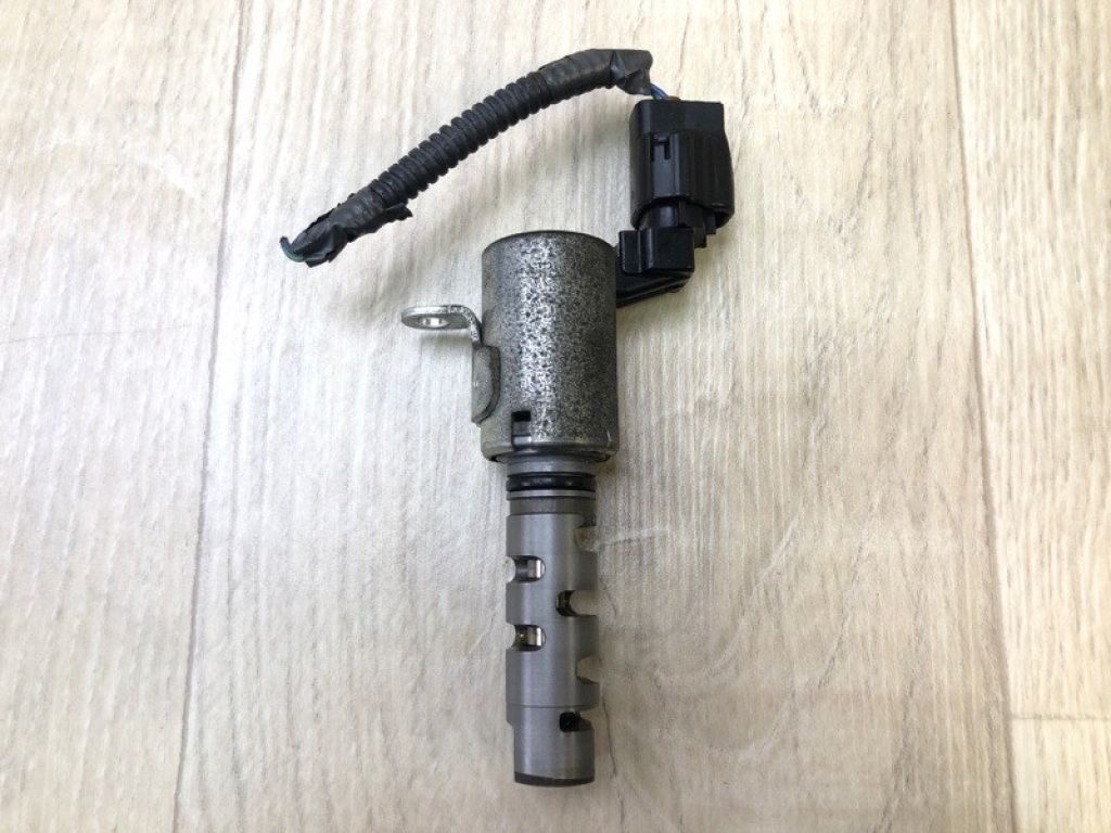 15330-31020 | Клапан изменения фаз ГРМ TOYOTA CAMRY 40 06-11