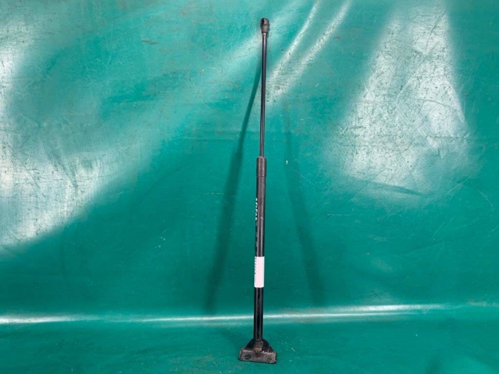 95095591 | Амортизатор крышки багажника лев. CHEVROLET TRAX 16-22