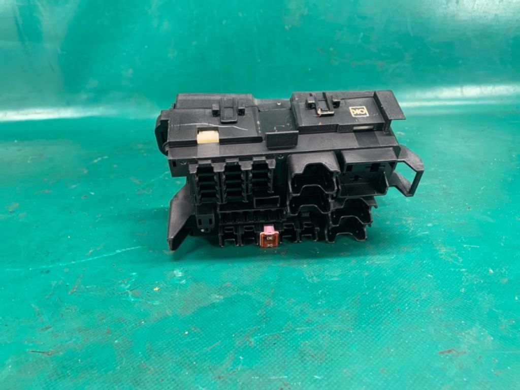 42704384 | Блок предохранителей моторный отсек CHEVROLET TRAX 16-22 - Фото 3