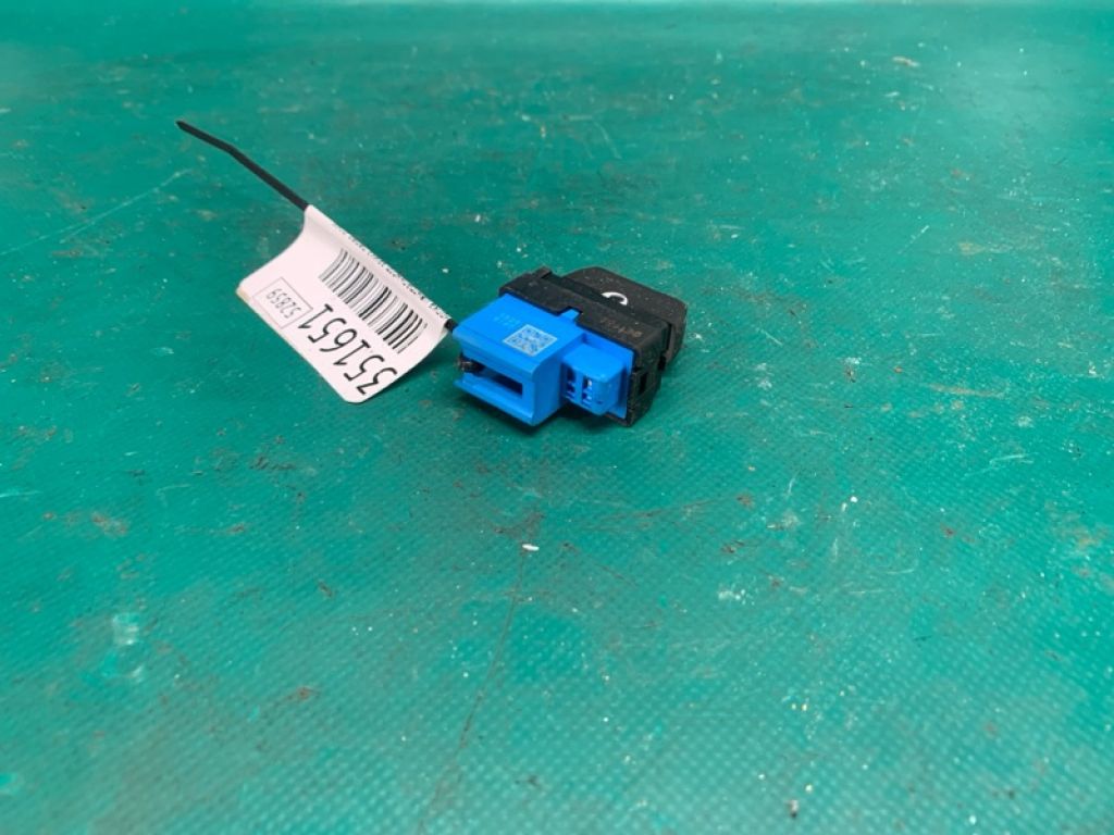 95299160 | Кнопка центрального замка передн. прав. CHEVROLET TRAX 16-22 - Фото 2