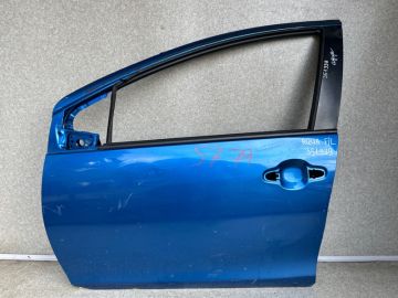Двері передн. лів. TOYOTA PRIUS C/AQUA 11-14