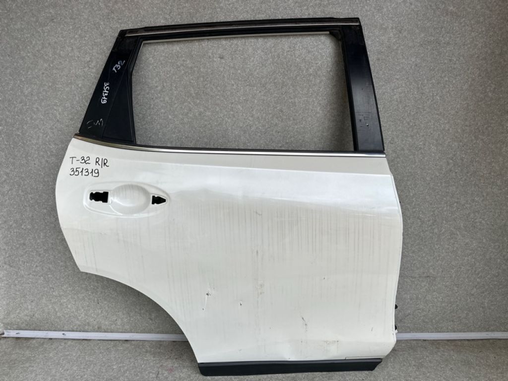 82100-4BA0A | Двері задн. прав. NISSAN X-TRAIL/ROGUE T32 13-20