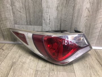 Фонарь наружный лев. HYUNDAI SONATA YF 10-14