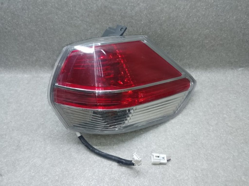 26550-4BA0A | Фонарь наружный прав. NISSAN X-TRAIL/ROGUE T32 13-20