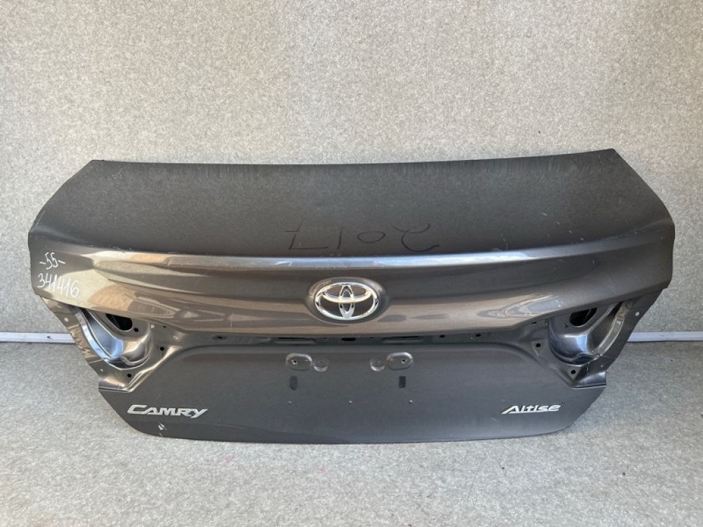 64401-06A40 | Крышка багажника TOYOTA CAMRY 55 14-17
