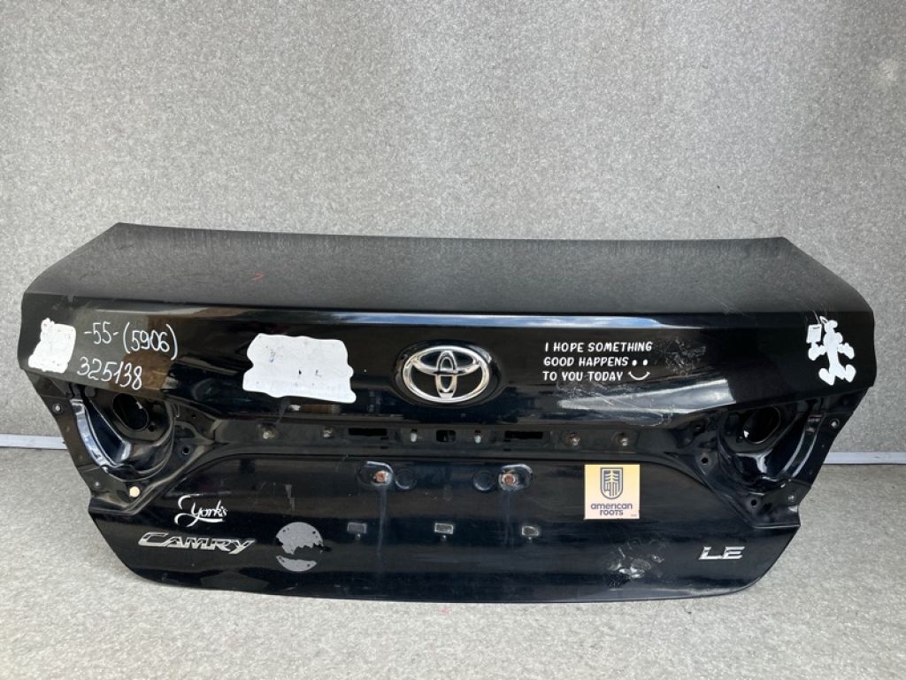 64401-06A40 | Крышка багажника TOYOTA CAMRY 55 14-17