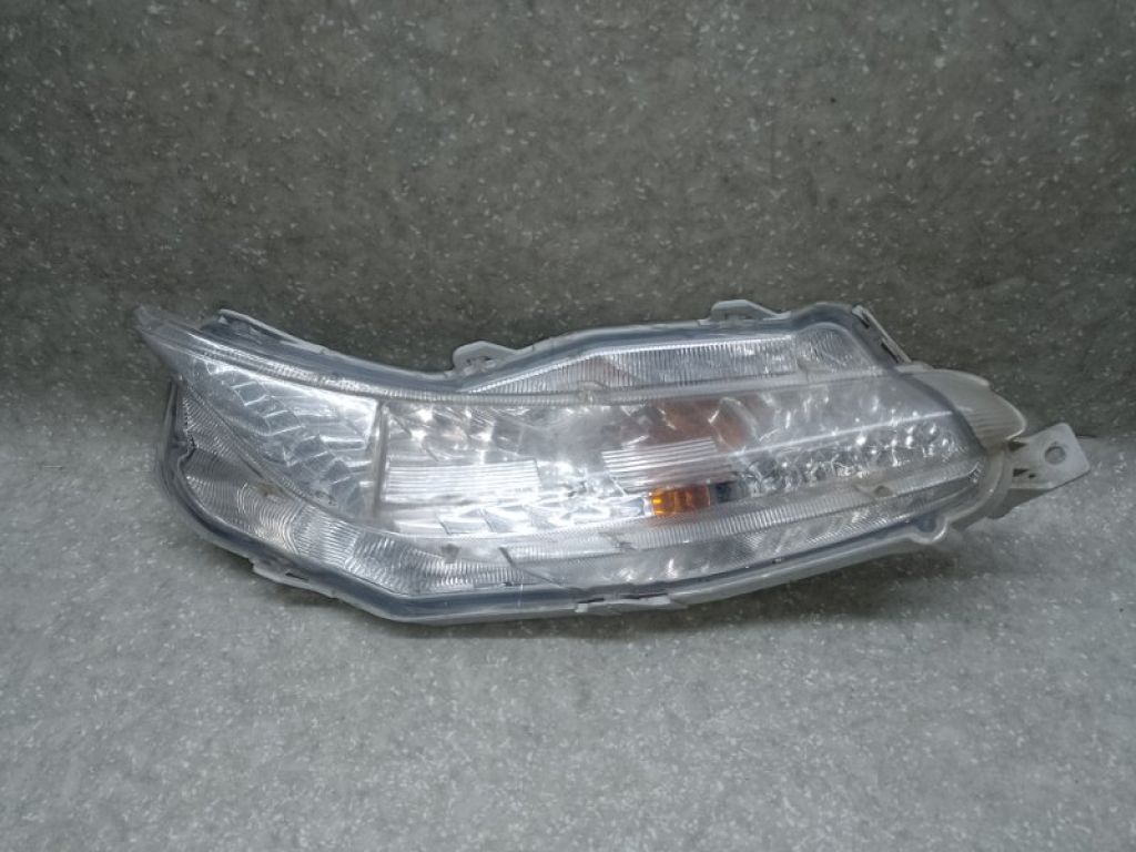 81510-06050 | Указатель поворота передн. прав. TOYOTA CAMRY 55 14-17