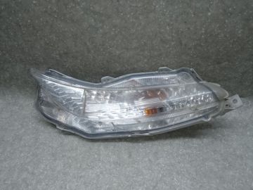 Указатель поворота передн. прав. TOYOTA CAMRY 55 14-17