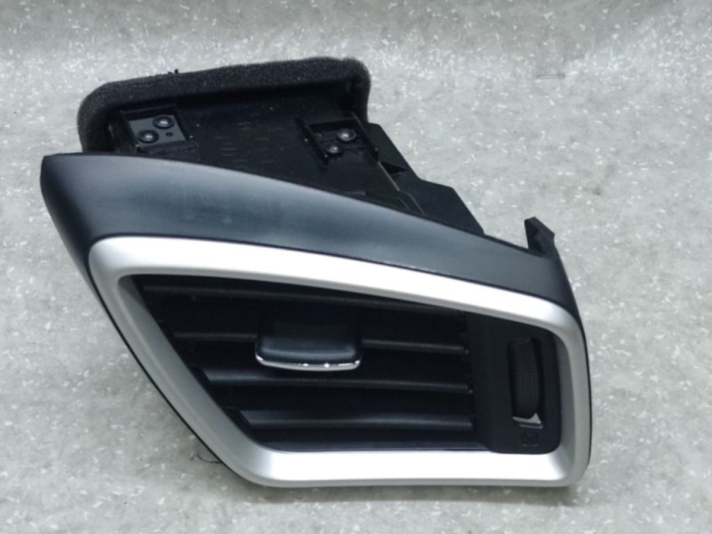 68760-4BA1A | Дефлектор воздушный передн. прав. NISSAN X-TRAIL/ROGUE T32 13-20