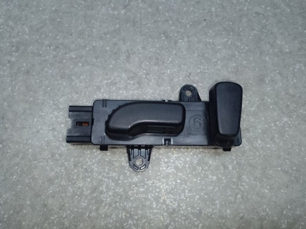 87066-4BB3A | Кнопка регулировки сиденья передн. лев. NISSAN X-TRAIL/ROGUE T32 13-20