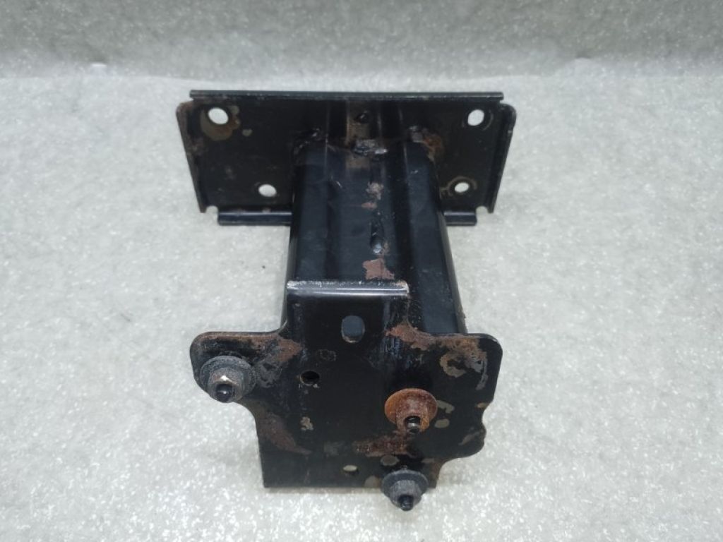 62210-4BA0A | Кронштейн підсилювача переднього бампера прав. NISSAN X-TRAIL/ROGUE T32 13-20