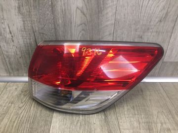 Фонарь наружный прав. NISSAN PATHFINDER R52 12-21