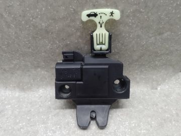 Замок крышки багажника TOYOTA CAMRY 55 14-17