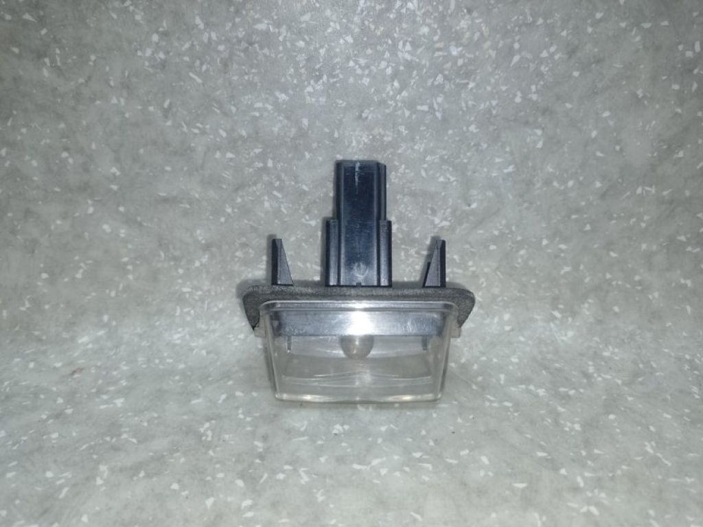 81270-06031 | Підсвічування номера TOYOTA CAMRY 55 14-17 - Фото 2